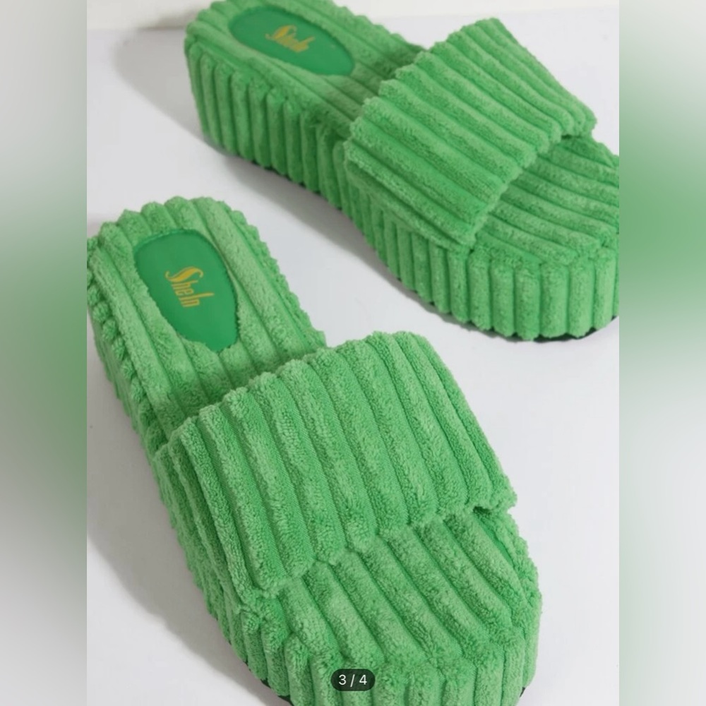 Textured Slip On Flatform Sandals